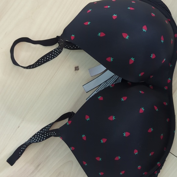 Victoria's Secret Other - Victoria's Secret T-shirt no wire 36DD